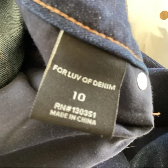 New without tag! For luv of Denim size 10 - Picture 3 of 4